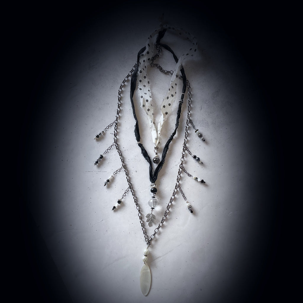 The Vintage Collection Neck Mess Necklace